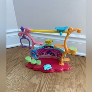 Hasbro LPS Littlest Pet Shop Tricks And Talent Show Stage Play Set No Pets 2006